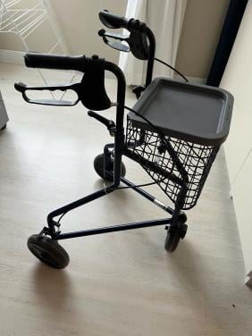 Lichte Rollator voor smalle ruimtes
