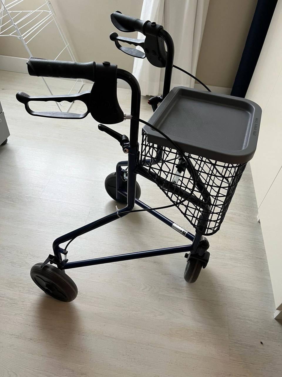 Lichte Rollator voor smalle ruimtes