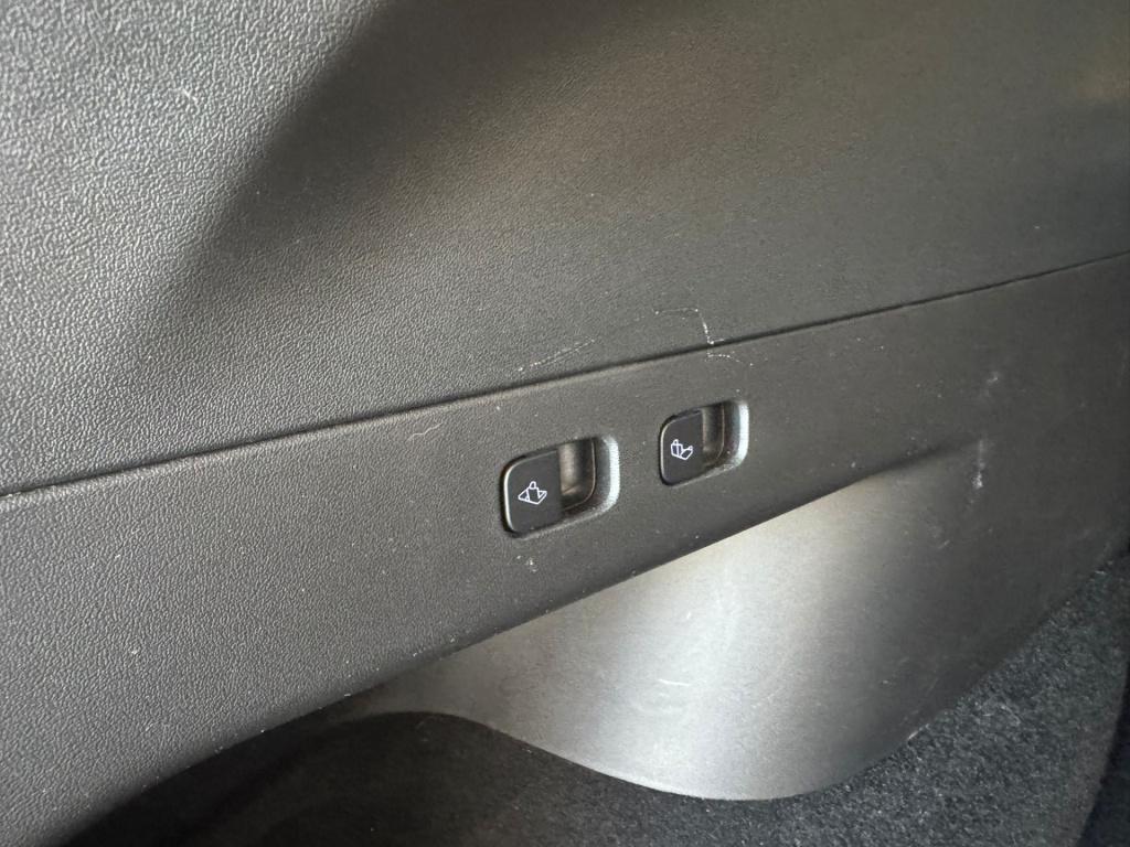 Tesla Model Y long range awd 75 kwh