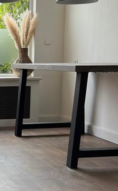 Eikenhouten tafel + salon tafel