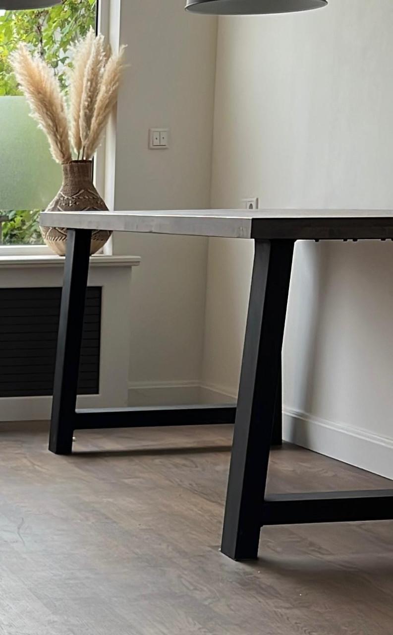 Eikenhouten tafel + salon tafel