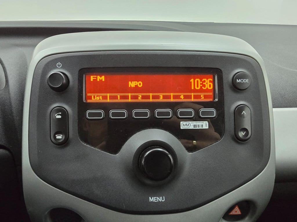 Peugeot 108 occasion 1.0 e-vti active met airco en antracietgrijs qua kleur