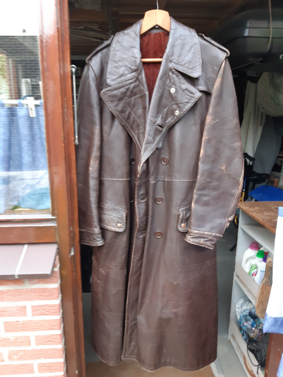Te koop in Vlissingen; oude leren jas