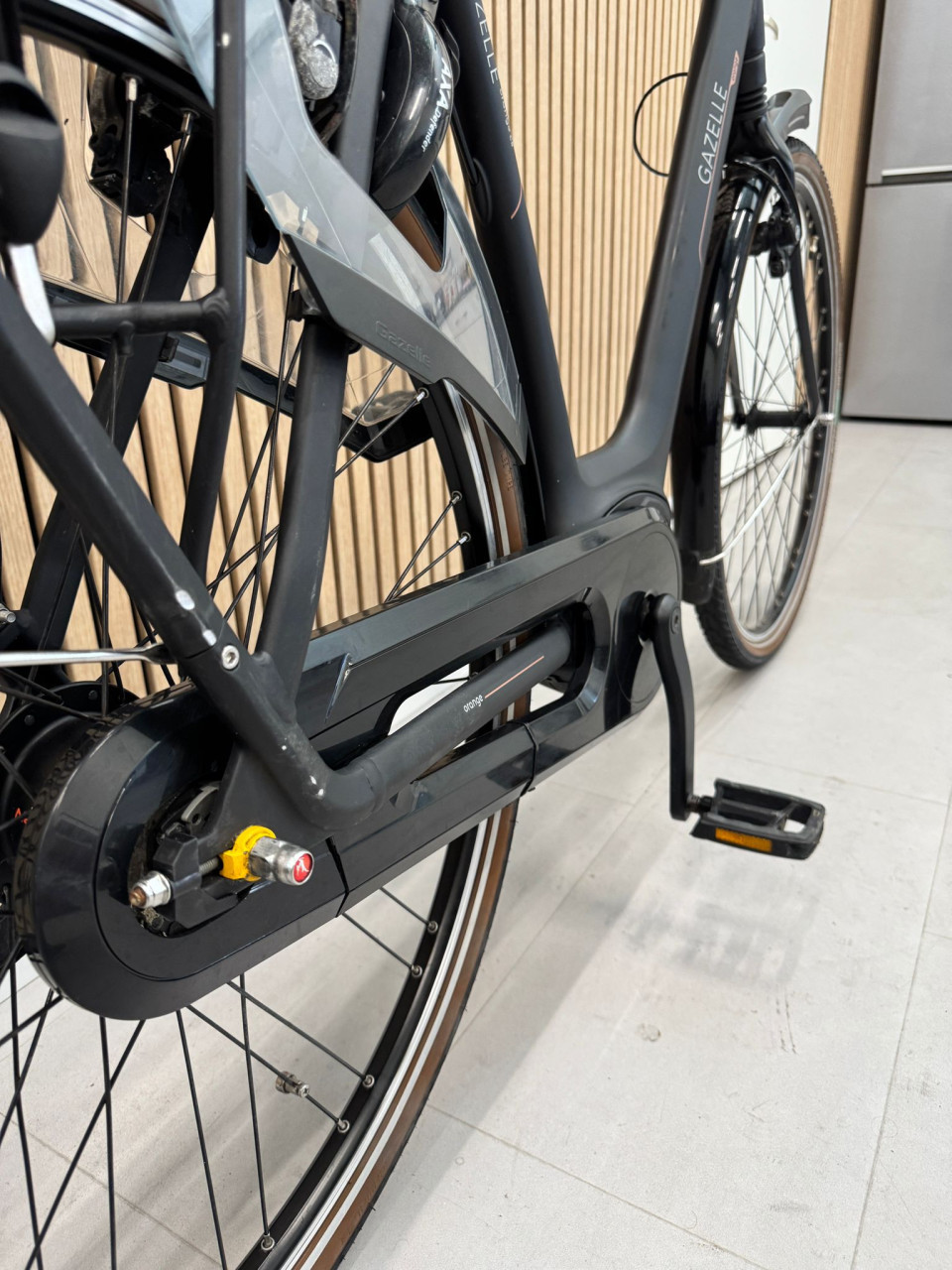Gazelle Orange C8 Bosch Active Line Plus 400Wh 61CM