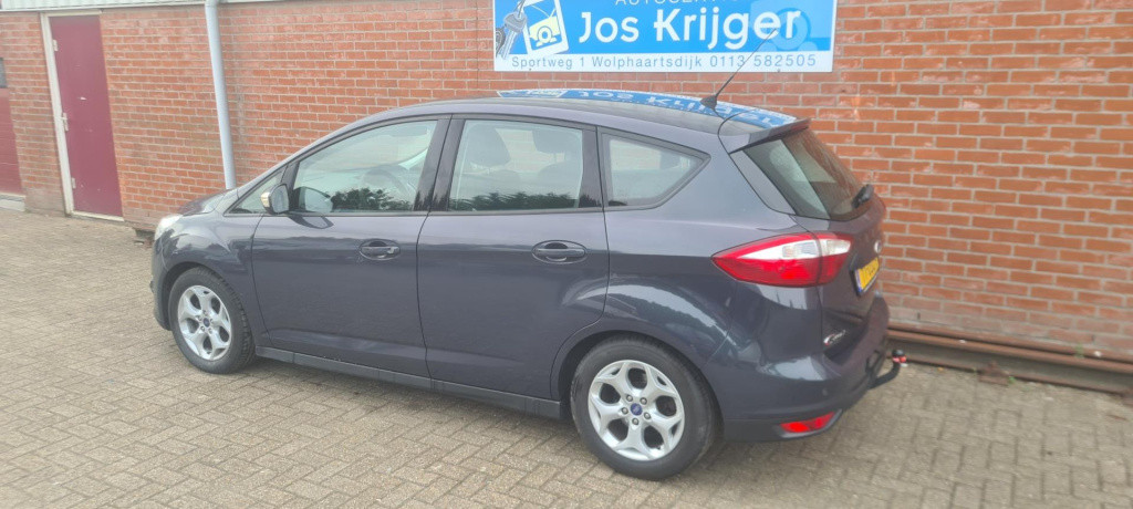 Ford C-max 1.6 tdci trend . dakdrager en set winterbanden bijgeleverd , gee