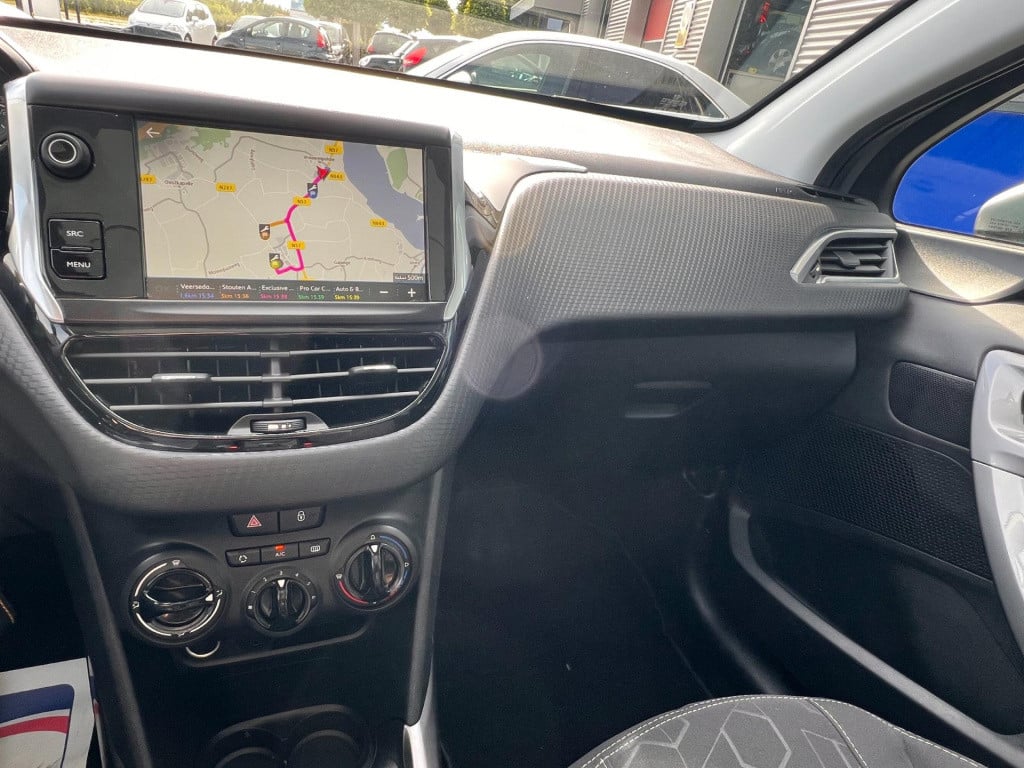 Peugeot 2008 1.2 puretech blue lion