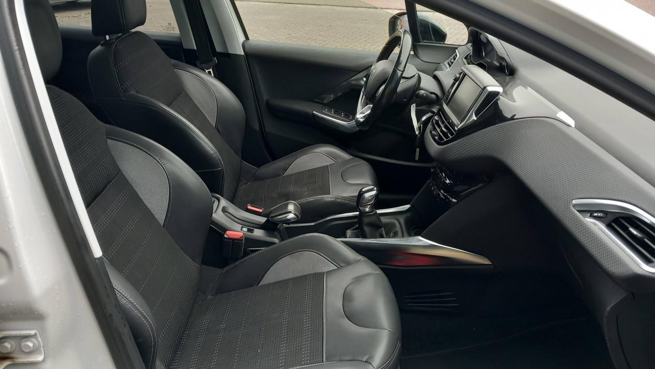 Peugeot 2008 1.2 VTI Allure Pack Premium Plus bj:2014 panorama navigatie