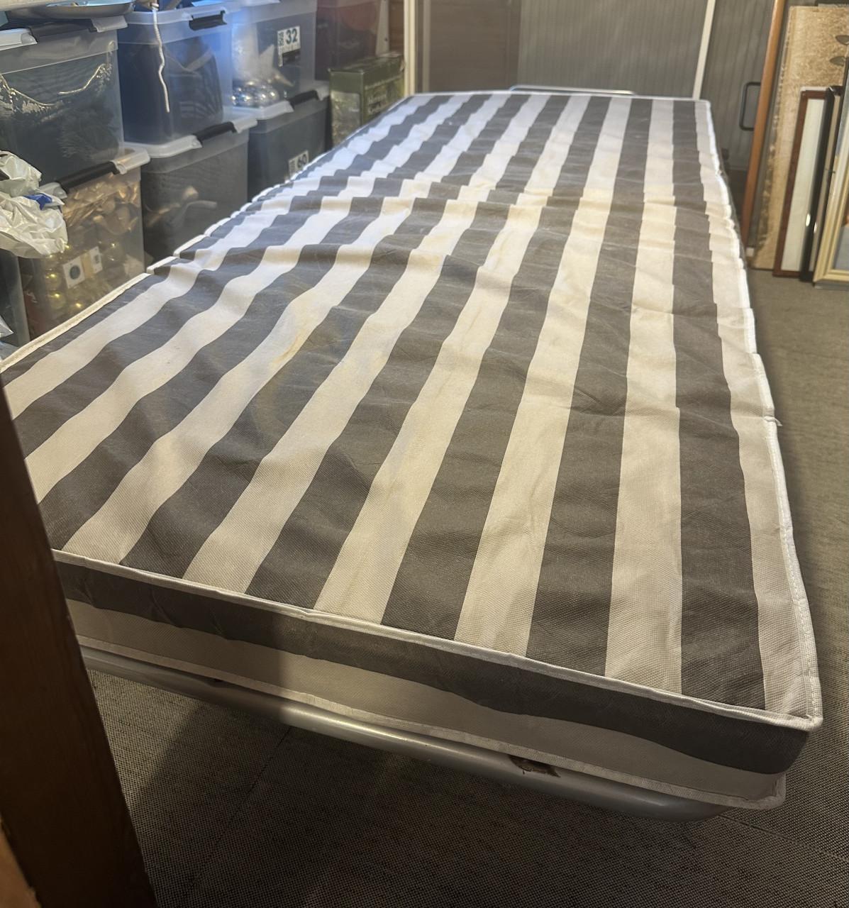 Logeerbed / stretcher 190x80