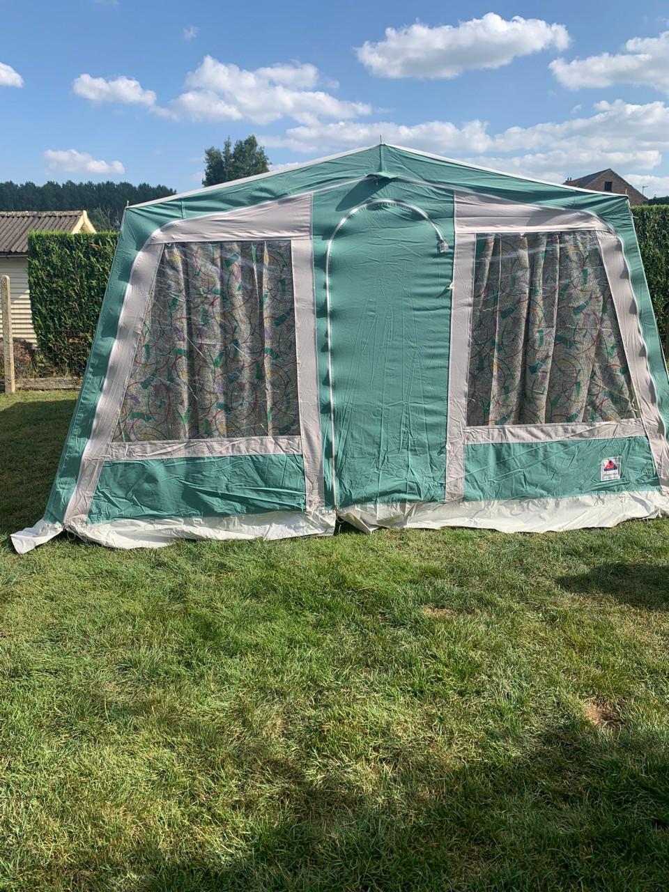 Grote 4 persoons Dorema bungalow tent