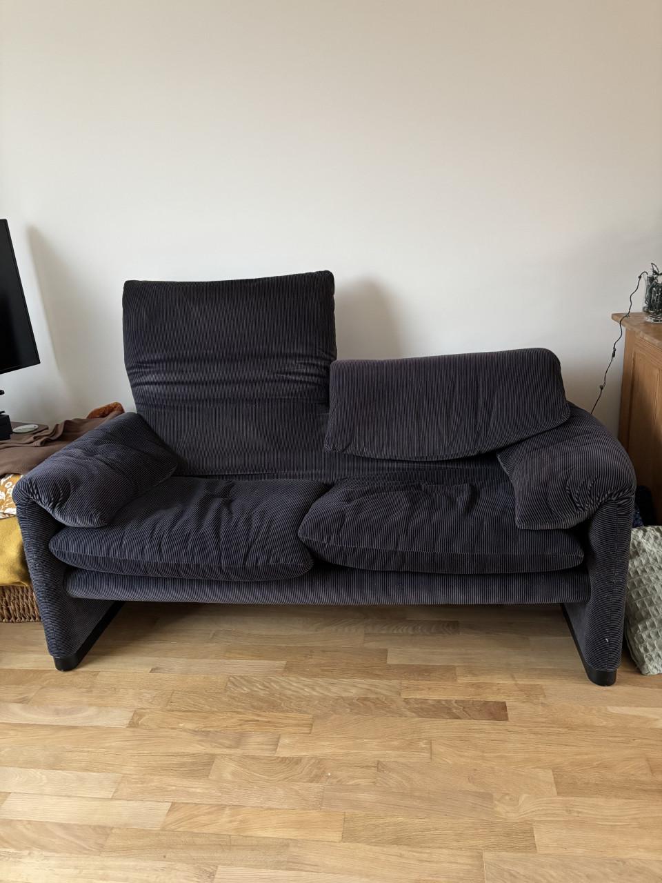 GERESERVEERD Merk Bank, Cassina met Donker grijs blauw streepje