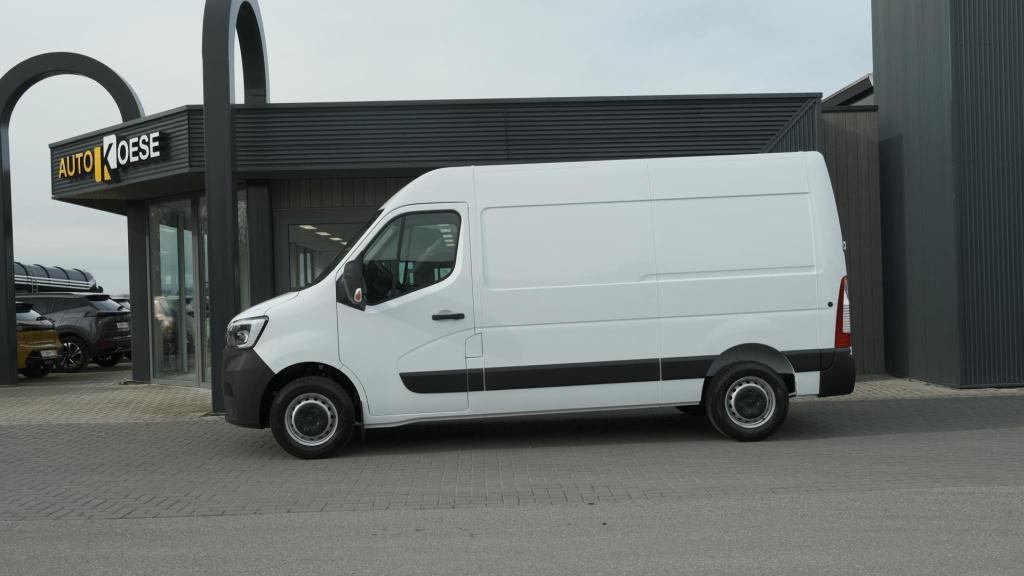 Renault Master t35 2.3 dci 135 l2h2 comfort | direct leverbaar | navigatie 