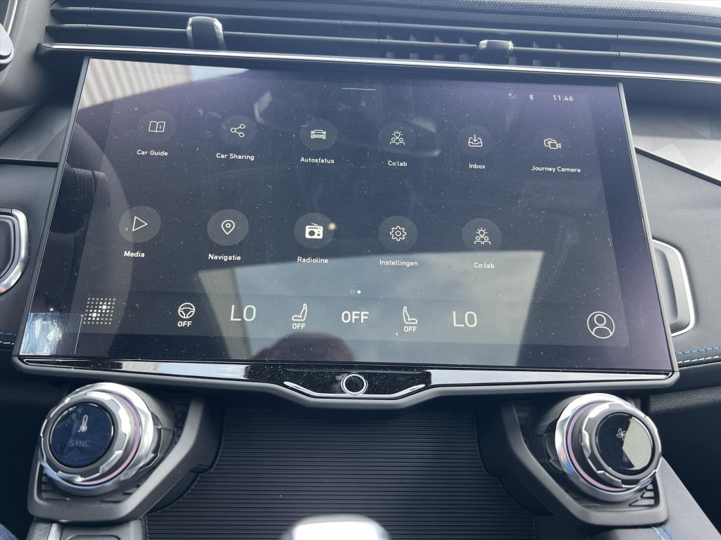 Lynk & Co 01 1.5 261pk plug in hybrid , panodak , stuurverwarming , adaptiv