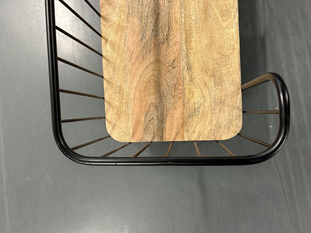 Kapstok met houten plank