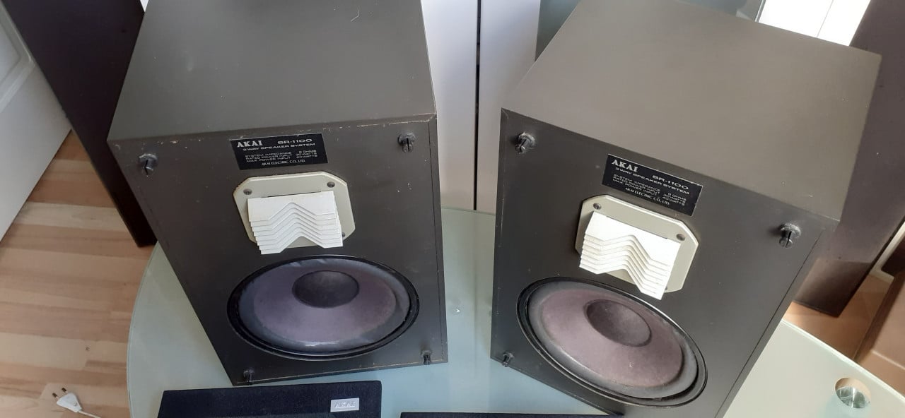 Akai vintage speakers SR-1100