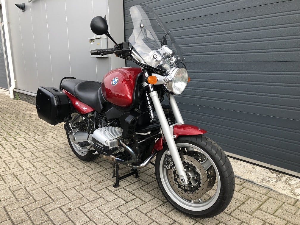 BMW R1100R, nieuwstaat met 60dkm, koffers, onderhoud net uitgevoerd €2350,-