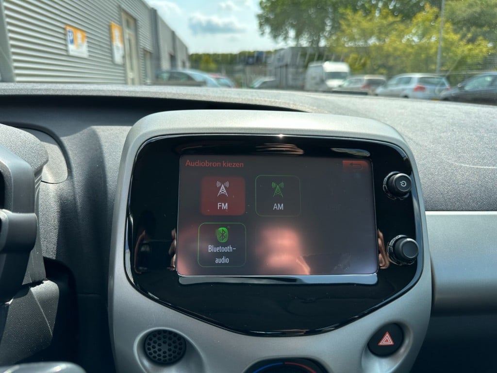 Toyota Aygo 1.0 vvt-i x-play camera lm velgen 2e eigenaar