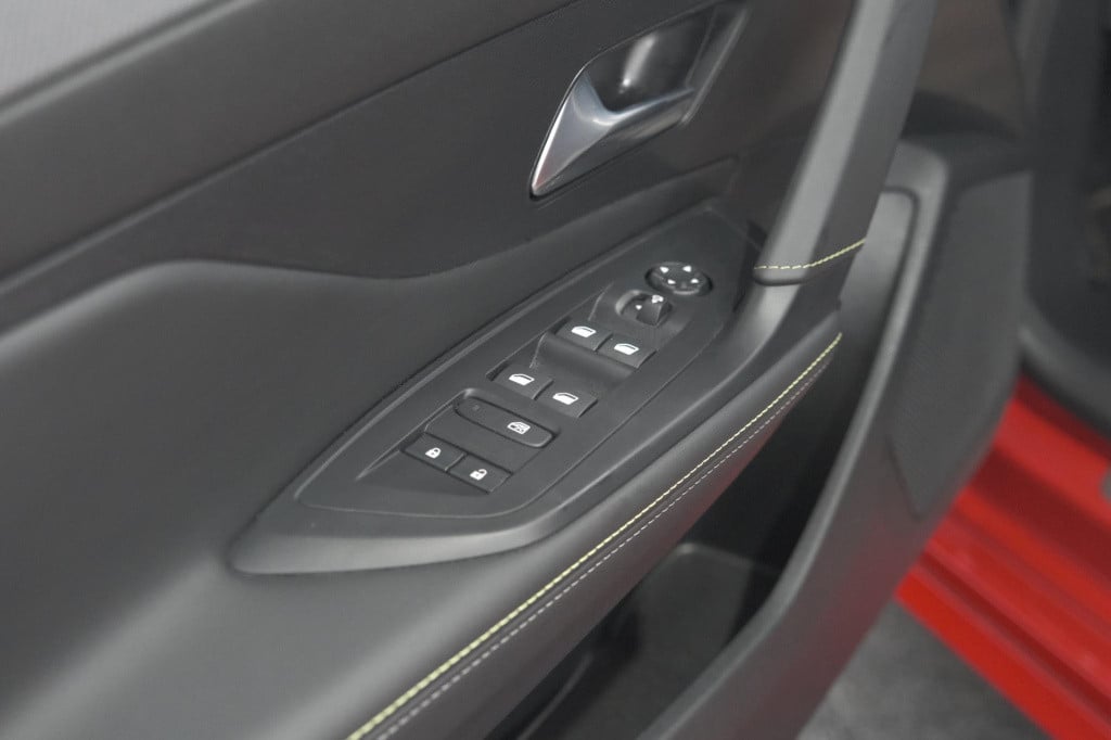 Peugeot 308 sw 1.6 plug-in hybrid 225 gt | focal audio | 360 camera | adapt