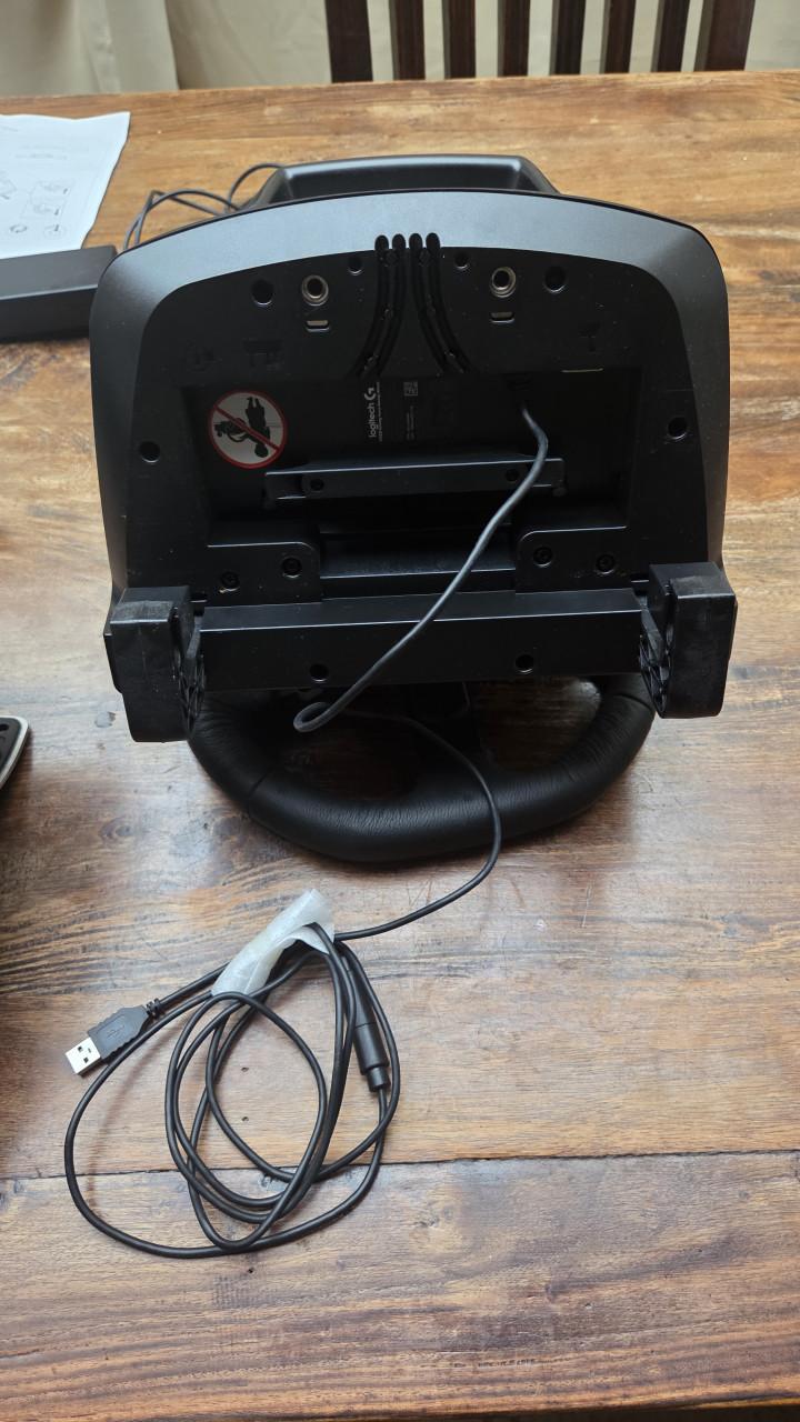 Logitech G920 Racing Wheel - Xbox/PC