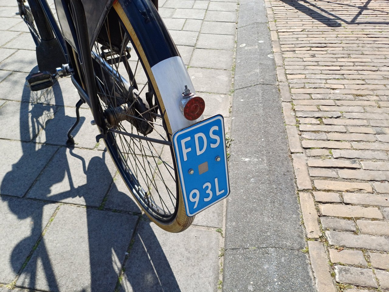 Berini ei brom fiets met kenteken