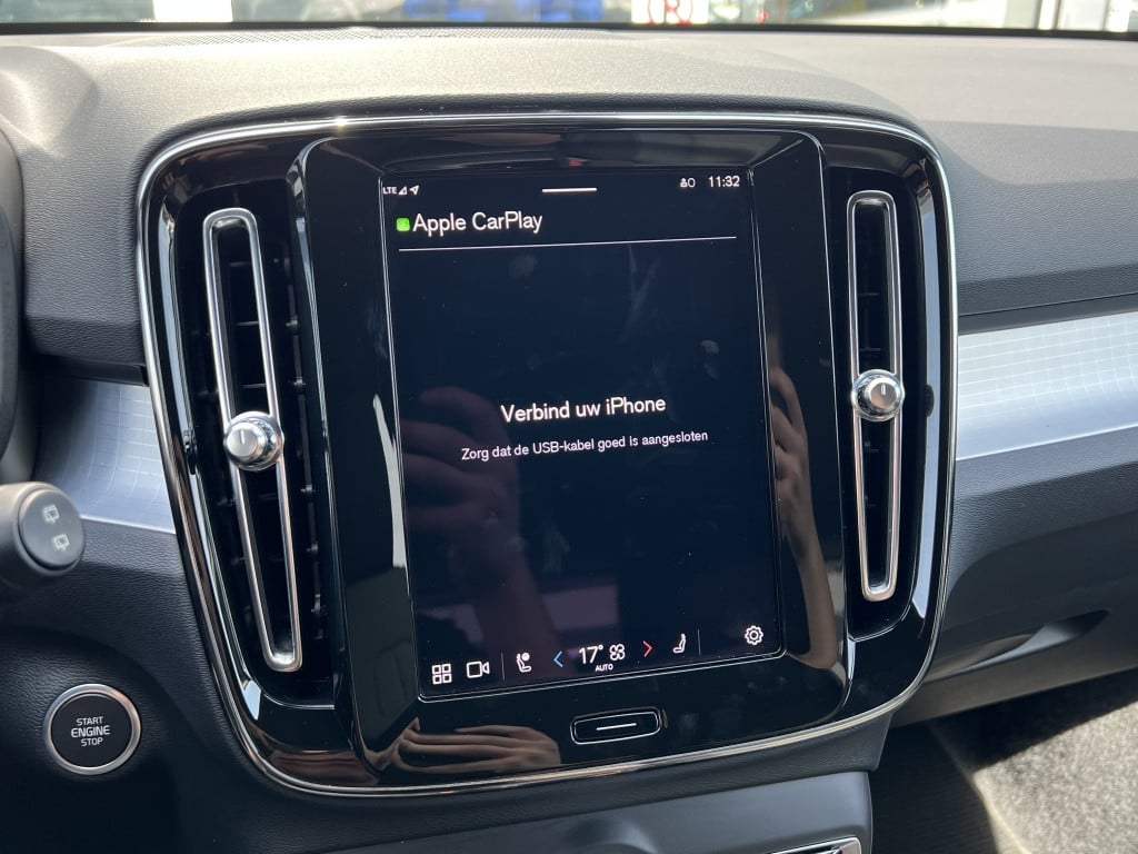 Volvo XC40 b4 197pk plus dark| adap.cruise| trekhaak|camera| googlemaps| el