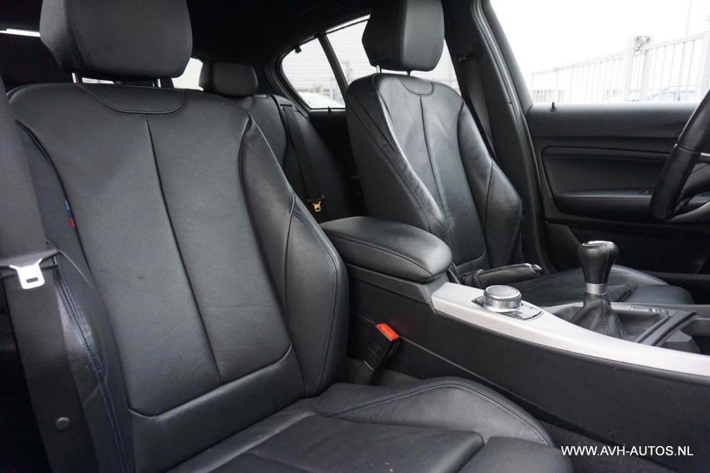 BMW 1 Serie 118i centennial high executive