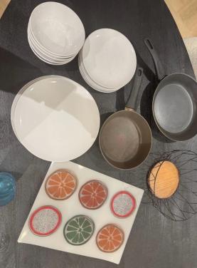 Gratis borden, bakjes, placemats en pannen