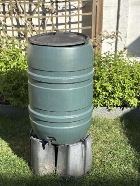 Regenton 120 liter met voet