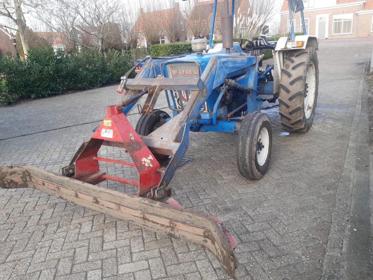 Voorlader voor Ford tractor