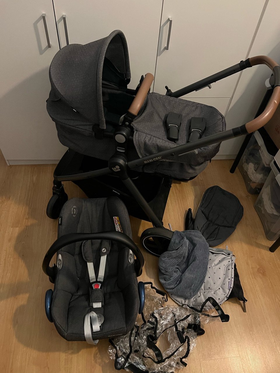Maxi Cosi Zelia kinderwagen + reiswieg 2 in 1 + Cabriofix compleet set