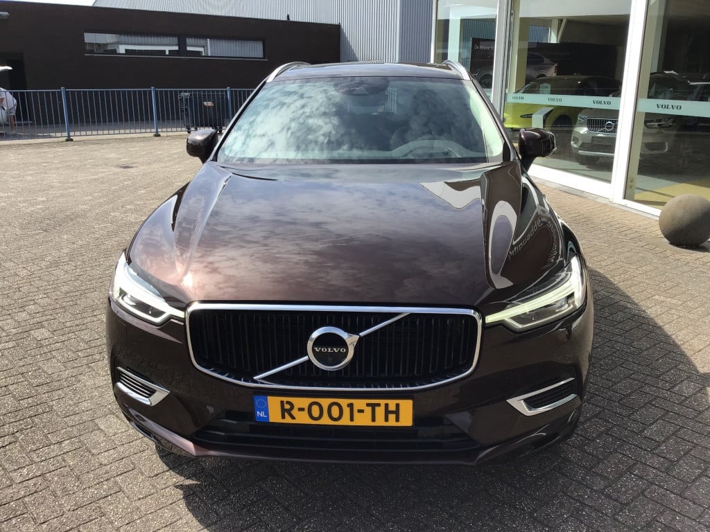 Volvo XC60 t8 390pk recharge mo.pro leder/luchtvering/h.k. audio/360 camera