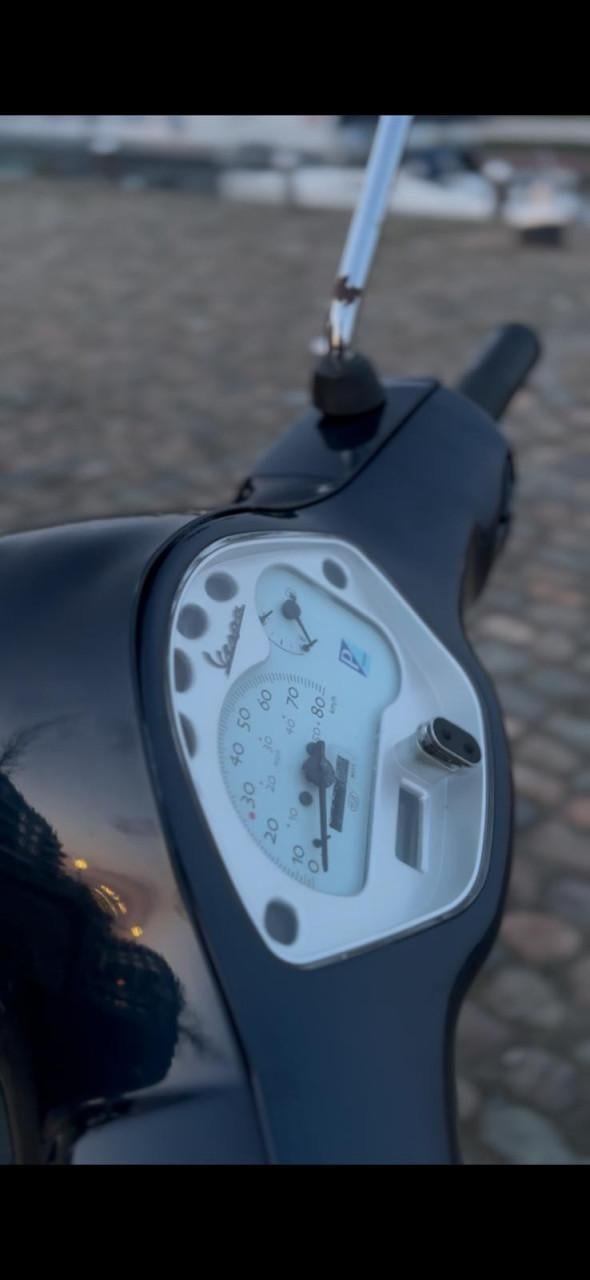 Vespa LX