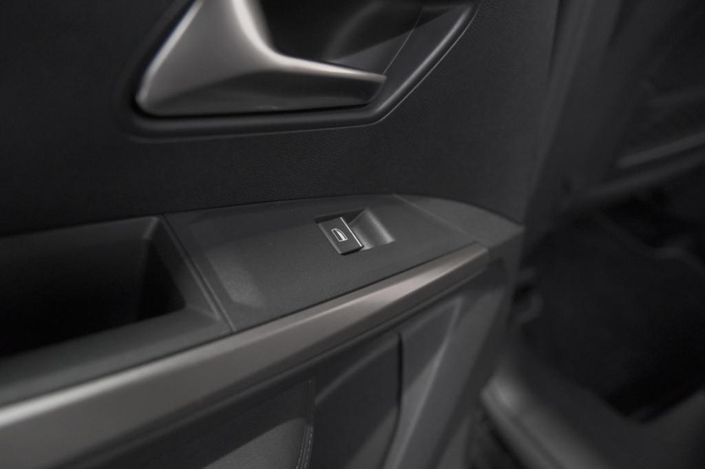 Peugeot 3008 1.2 hybrid 136 gt | adaptieve cruise control | camera | elektr