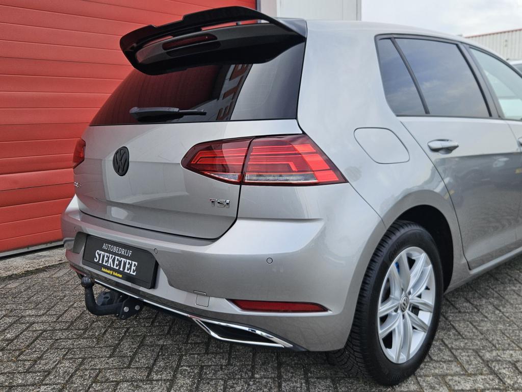 Volkswagen Golf 1.0 tsi comfortline | carplay | camera | trekhaak | rijklaa