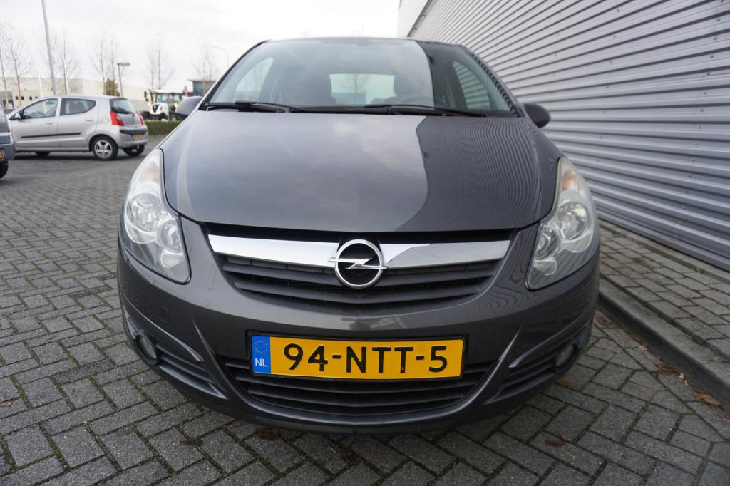 Opel Corsa 1.4-16v '111' edition airco / elektr. ramen / cruise / trekhaak