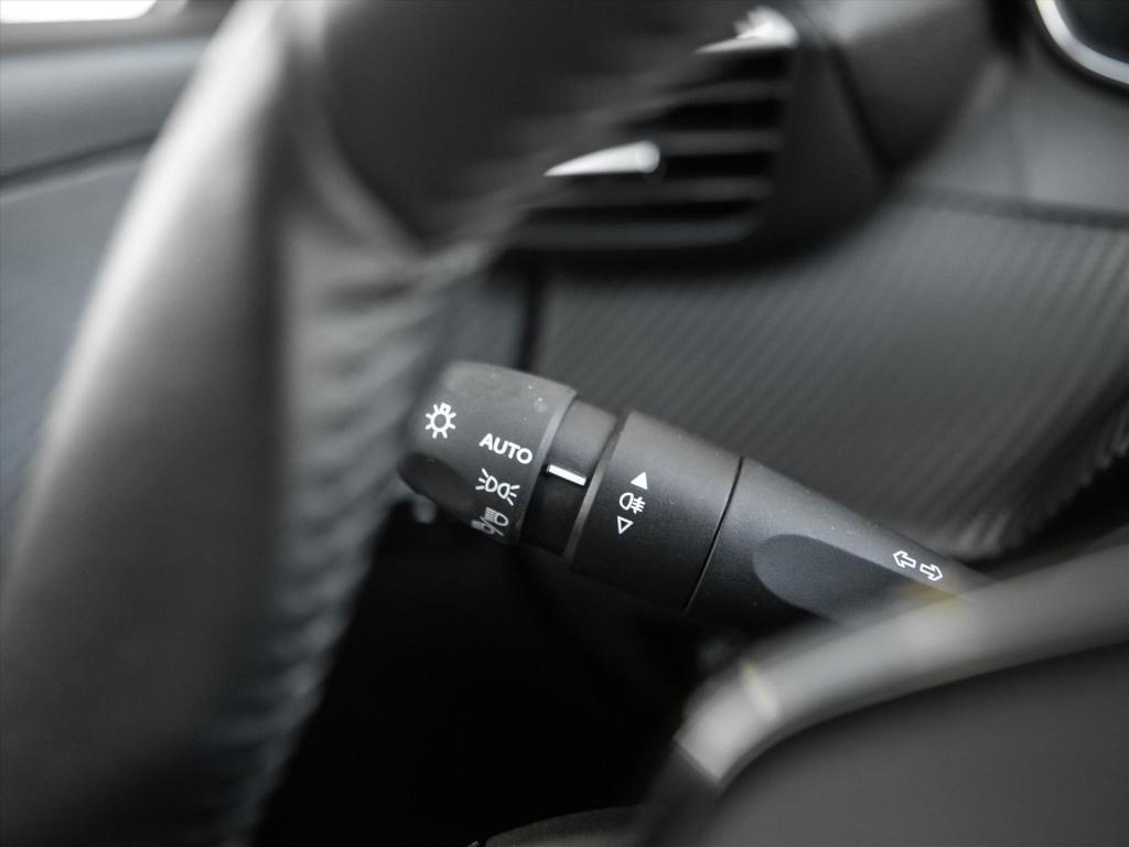 Peugeot 208 1.2 puretech 100pk allure | camera | navigatie | apple/android 