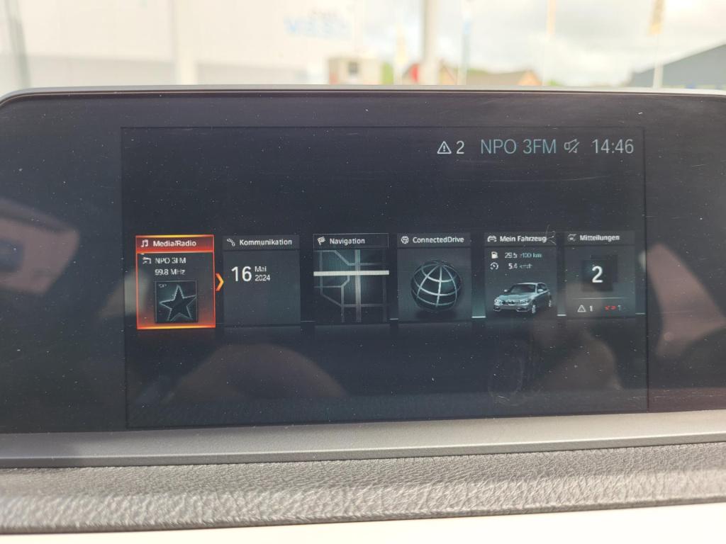 BMW 1 Serie 116i executive advantage . navi climate pdc lm velgen led stoel