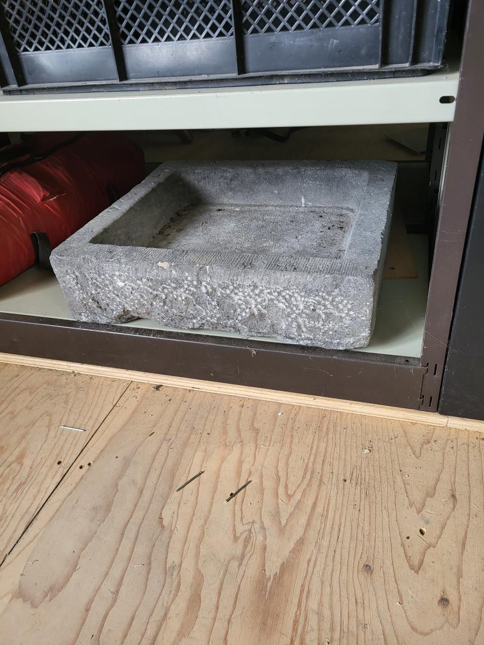 Hardstenen gootsteen bakje