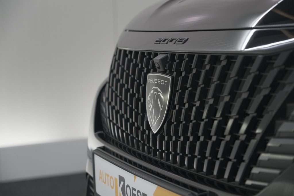 Peugeot 2008 puretech 130 eat8 gt | 360 camera | stoelmassage | adaptieve c