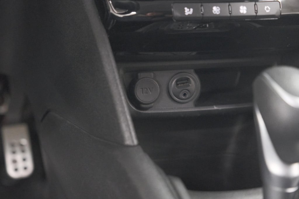 Peugeot 208 puretech 110 gt-line | apple carplay | parkeersensoren | climat