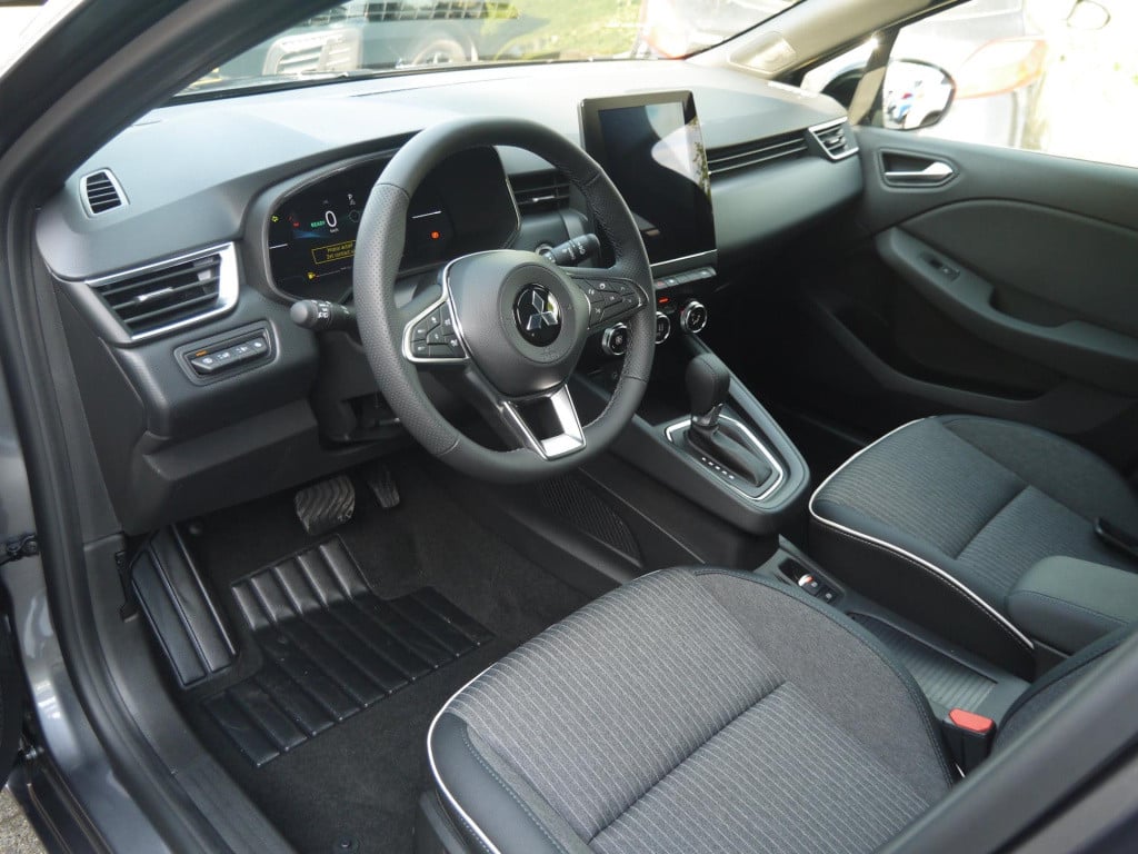 Mitsubishi Colt 1.6 hev intense+
