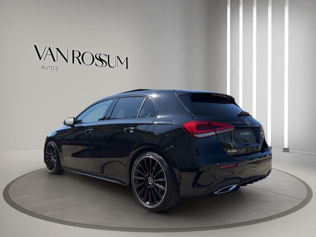 Mercedes-Benz A-Klasse 180 business solution amg pano | stoelverwarming | 1