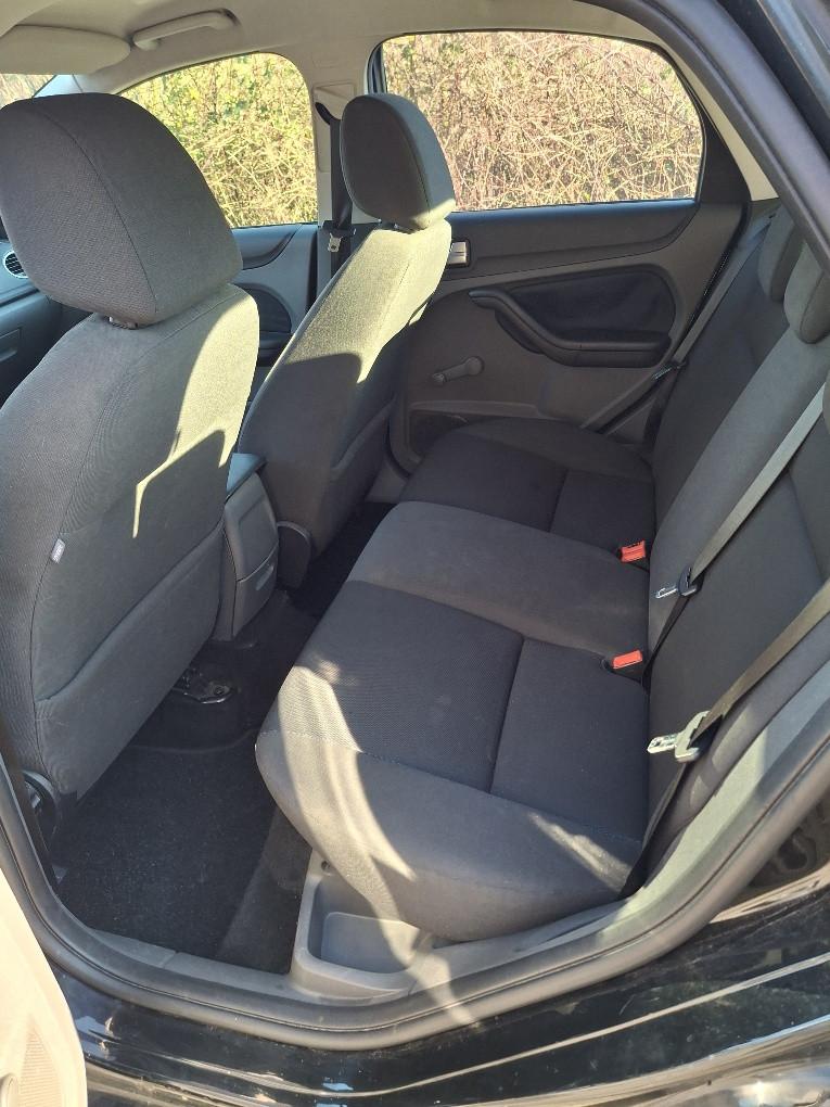 Ford Focus  1.6-16v Futura