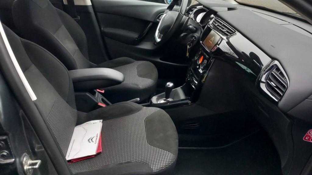 Citroen C3 1.2 Pure Tech Exclusive automaat !!!! 5drs 2015 51.000km !!!!!