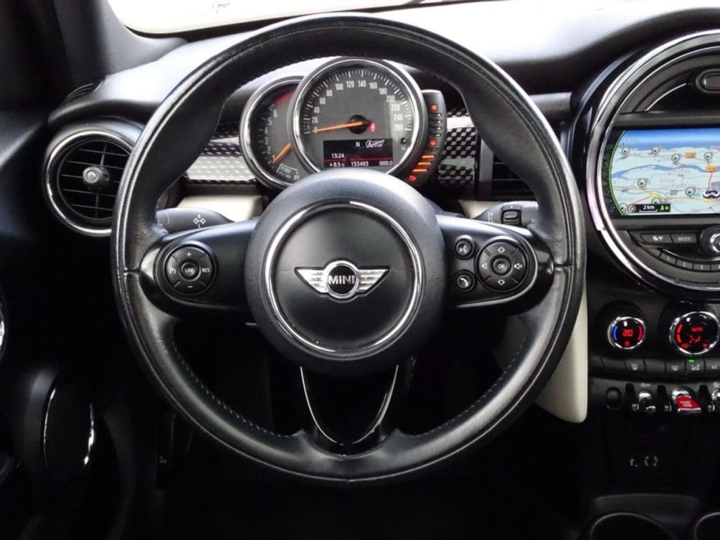 Mini Cooper mini 2.0 chili pano | led | navi | bluetooth