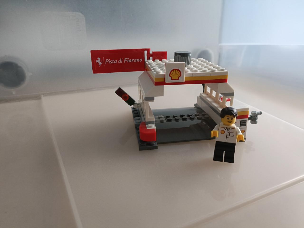 Lego 40195 Ferrari Shell Station