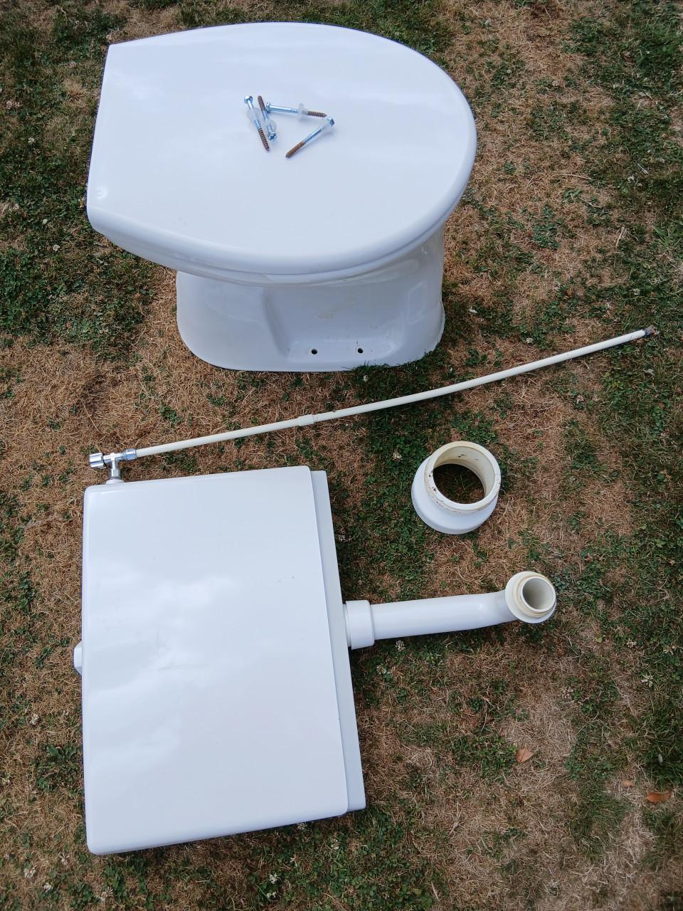 Toiletpot met toebehoren