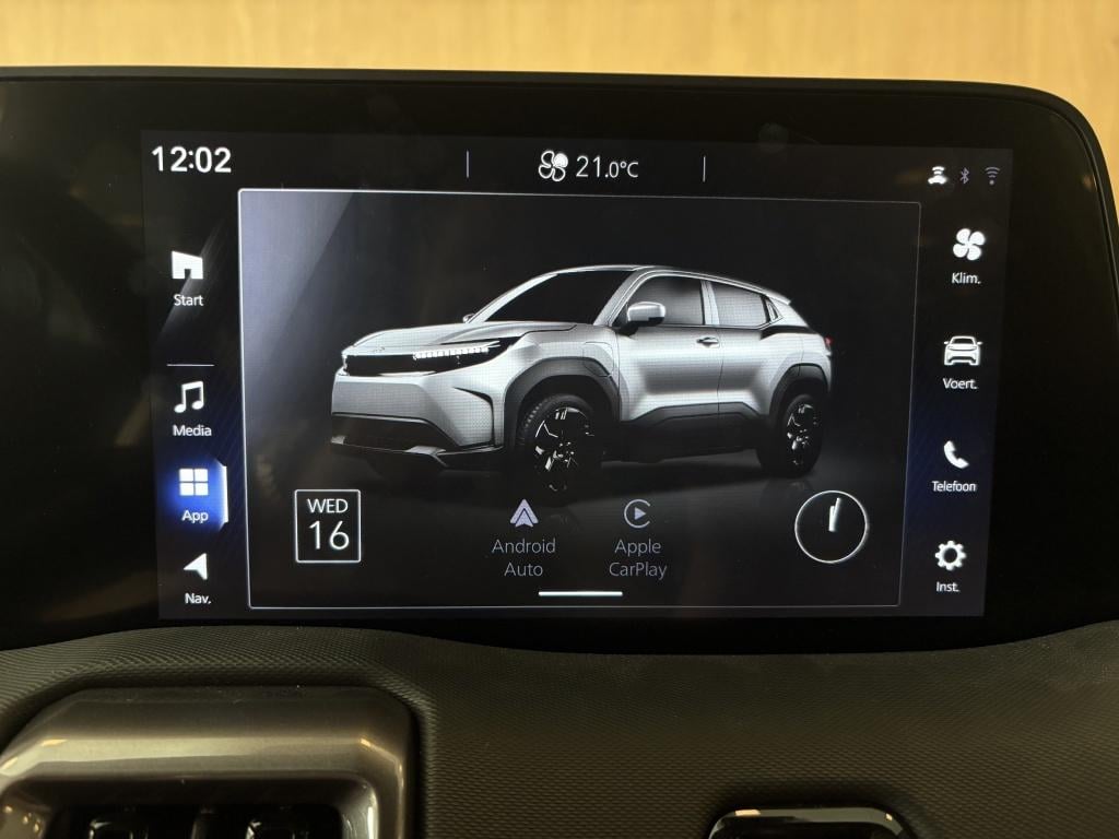 Toyota Urban Cruiser executive 61 kwh | panodak | jbl |