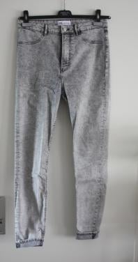 Lichtgrijze jeansmaat 42