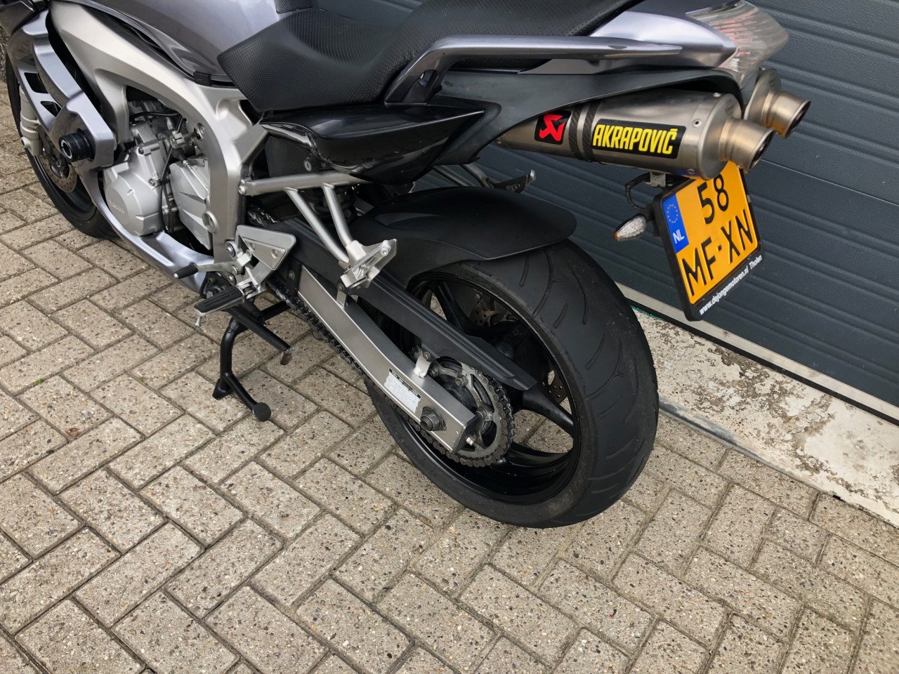 Yamaha FZ6S uit 2005 met 32 dkm, Akrapovic, volle kuip, rijklaar €2950,-