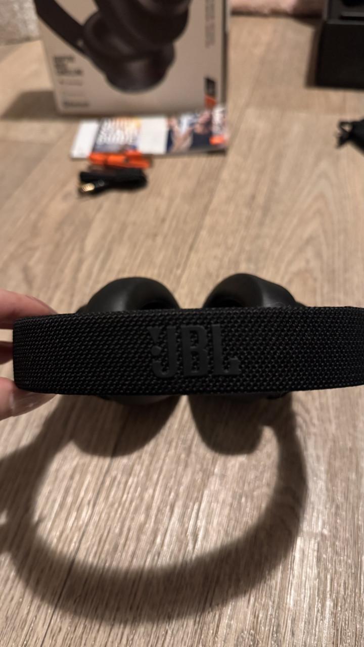 Koptelefoon JBL live 660 noisecancelling